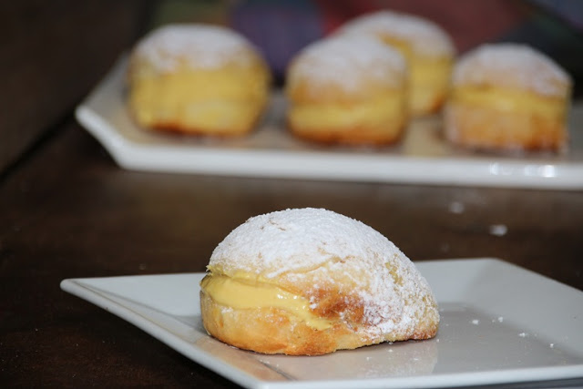 PAN DE LECHE CON CREMA PASTELERA (CONEJO )