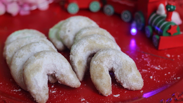 GALLETAS FINAS RECETA ALEMANA, GALLETAS VANILLEKIPFERL