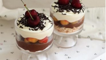 VASITOS TRIFLE DE CREMA COCO Y CHOCOLATE