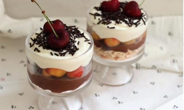 VASITOS TRIFLE DE CREMA COCO Y CHOCOLATE