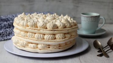 TORTA MERENGUE LUCUMA